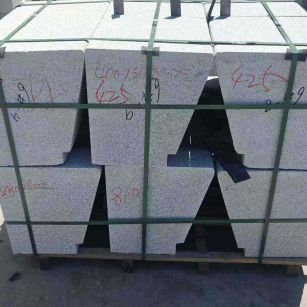 商洛 芝麻白异形坐凳，石凳