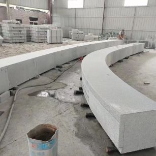 商洛芝麻白花岗岩石板材 园林光面弧形坐凳