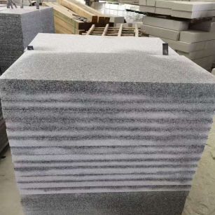 商洛 芝麻白5公分火烧地铺成品，900*400，规格可定制