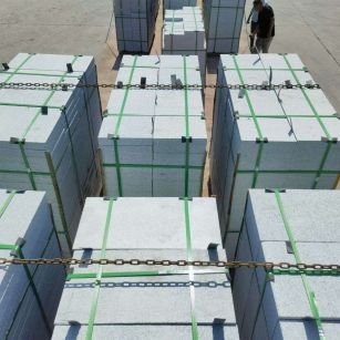 商洛 芝麻白花岗岩5公分地铺石 花岗岩厂家工厂装车日常