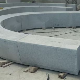 商洛 芝麻白花岗岩光面弧形坐凳