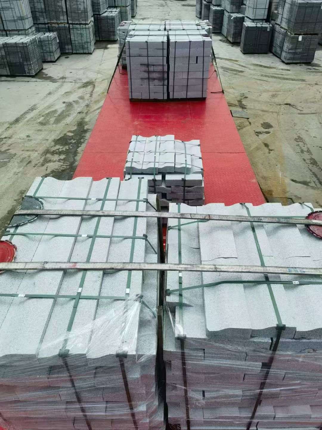 商洛 芝麻白仿形加直形路沿石出货日常