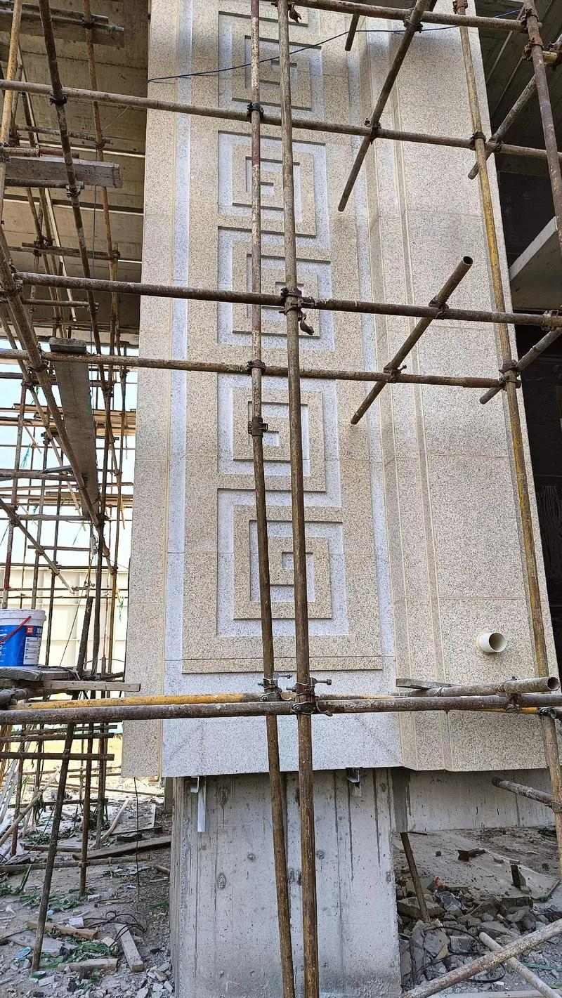 商洛 黄金麻花岗岩别墅外墙干挂回纹造型效果