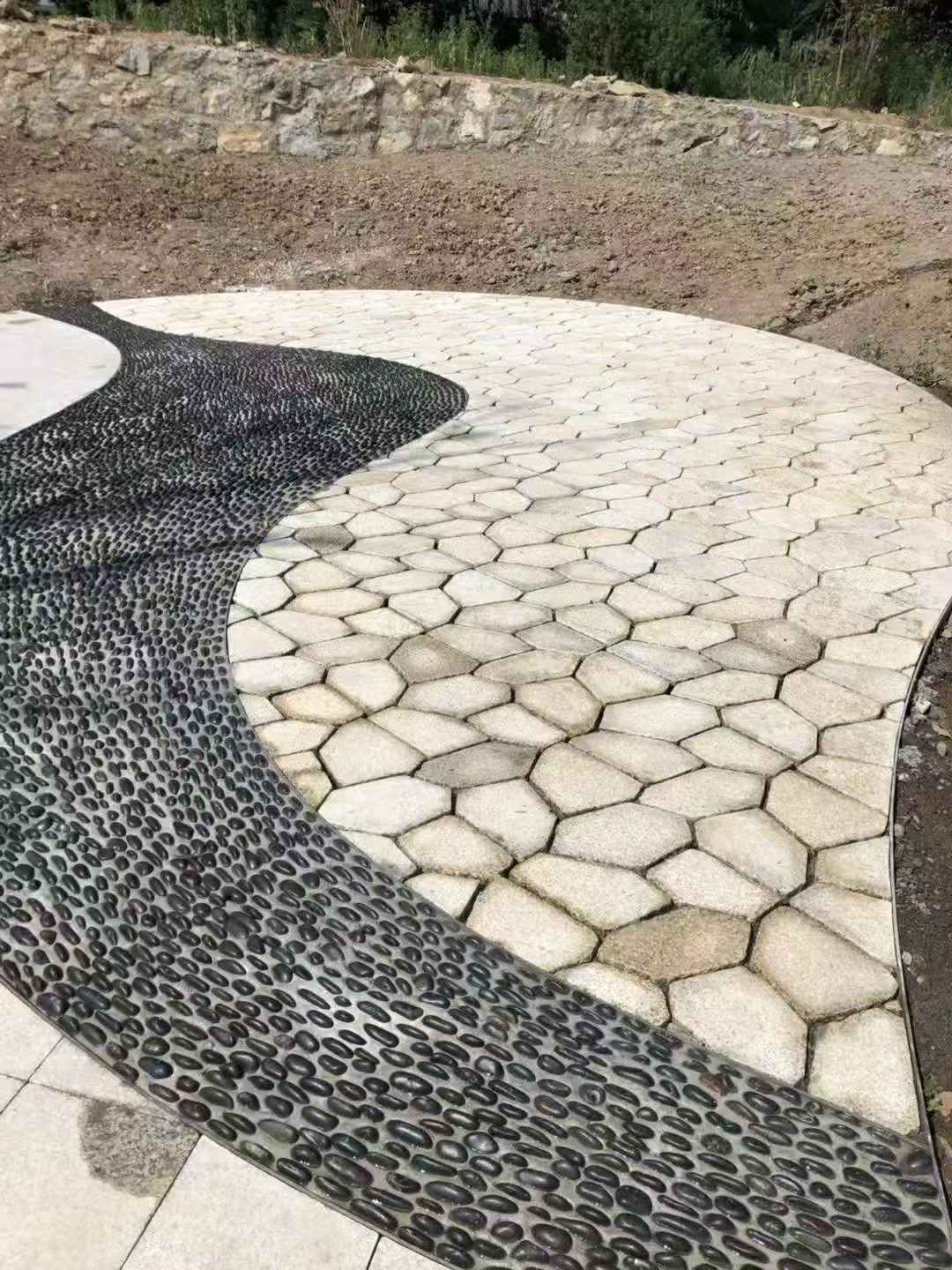 商洛 黄金麻冰裂纹地铺石工地铺装案例