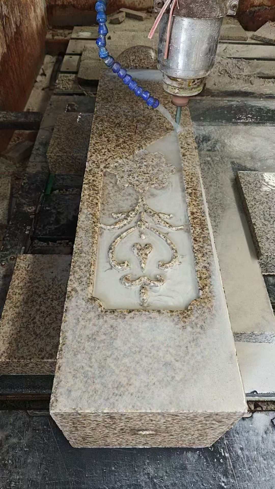 商洛 黄金麻花岗岩异形加工雕刻栏杆大柱