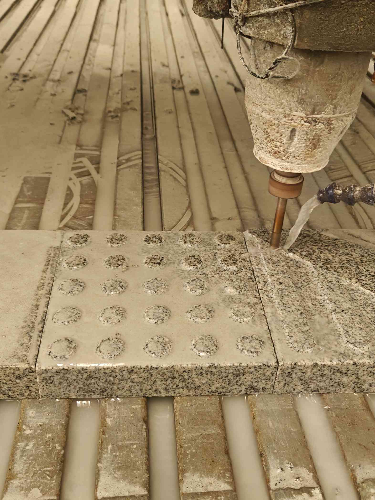 商洛 芝麻白花岗岩石材盲人石、盲道石、盲点石