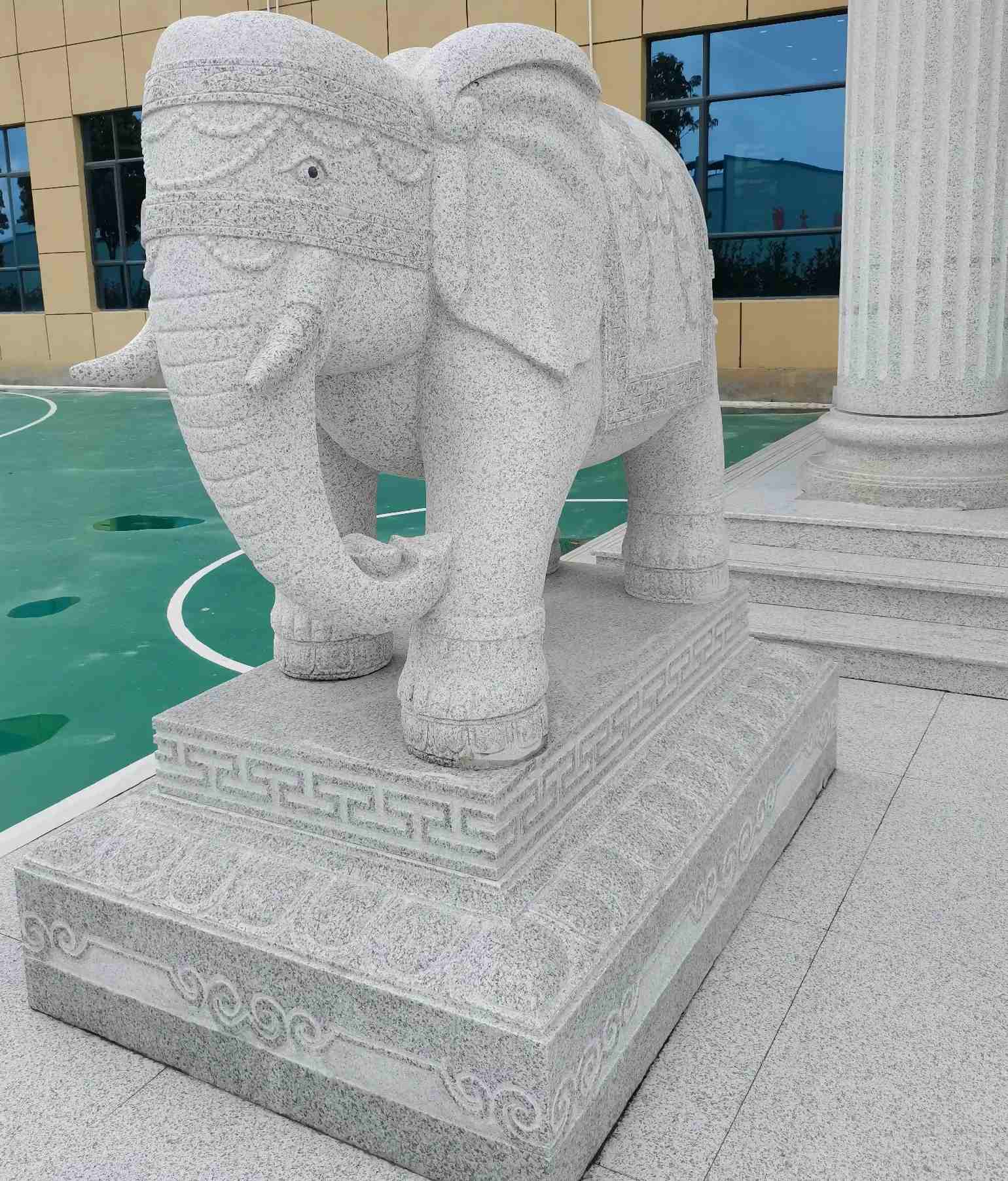 商洛 白麻花岗岩动物异形石雕-大象