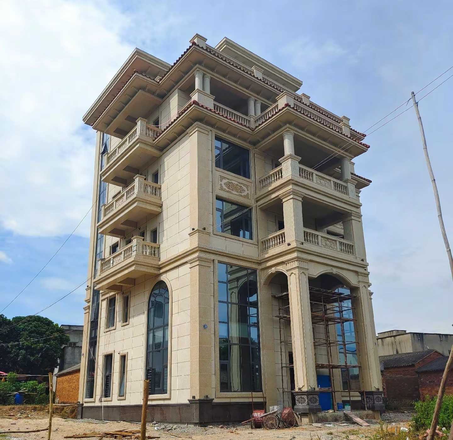 商洛 黄金麻花岗岩石材别墅外墙干挂搭配（雕花栏杆花瓶柱门楼罗马柱）