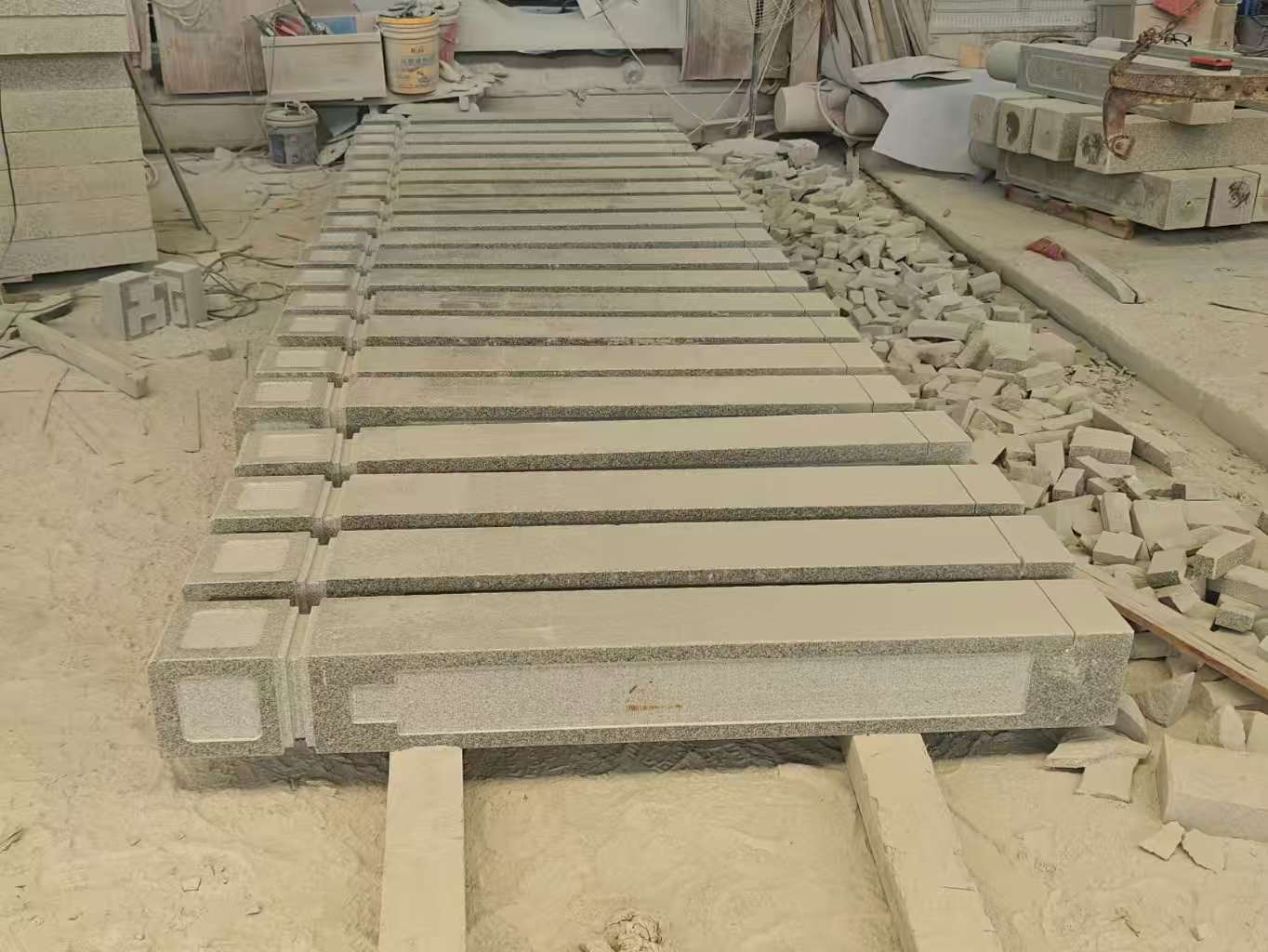 商洛 芝麻白异形加工雕刻-栏杆大柱，方柱