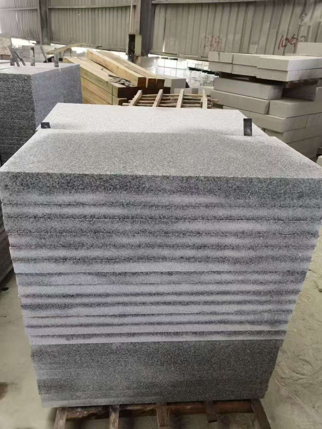 商洛 芝麻白5公分火烧地铺成品，900*400，规格可定制