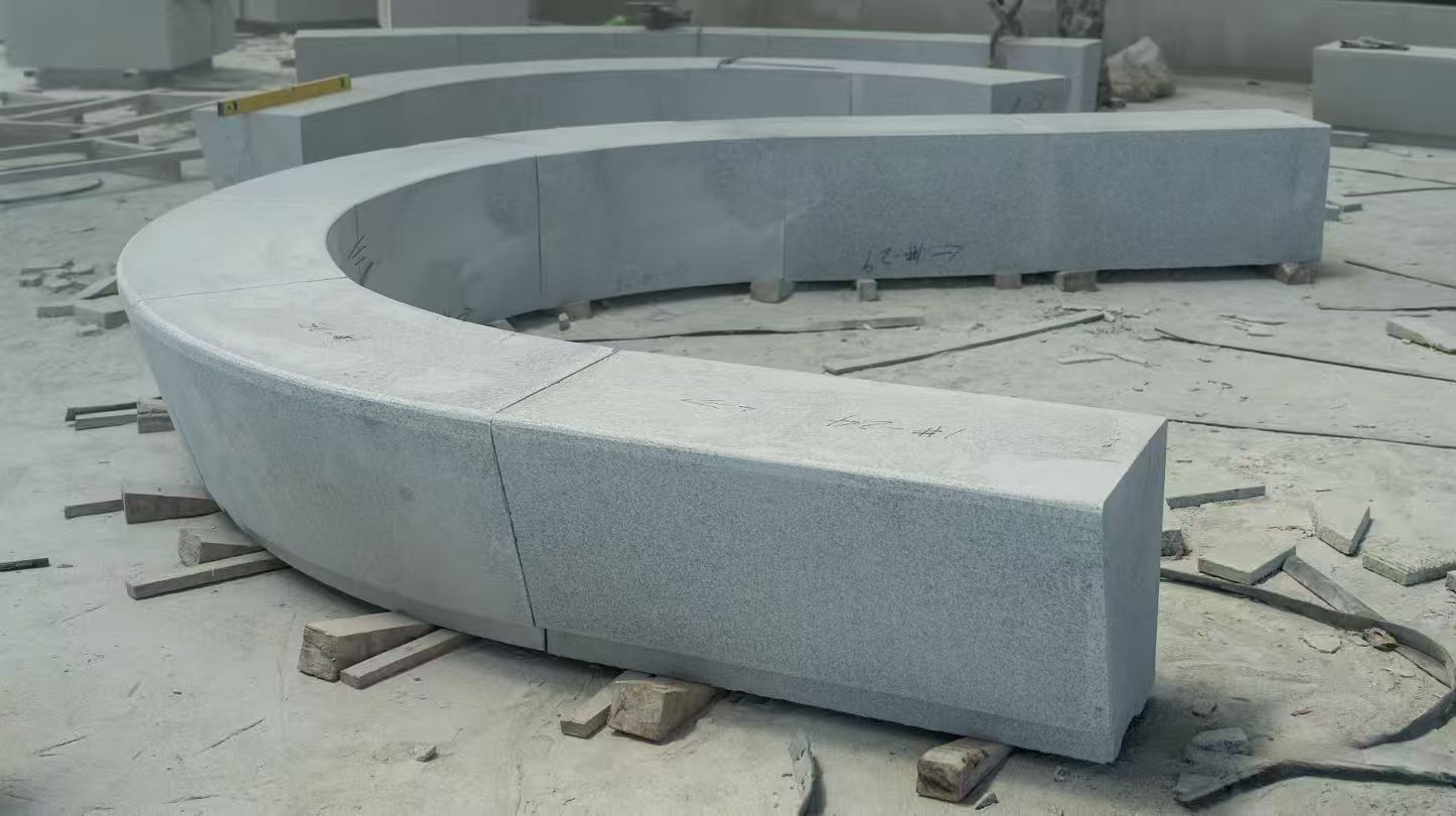 商洛 芝麻白花岗岩光面弧形坐凳