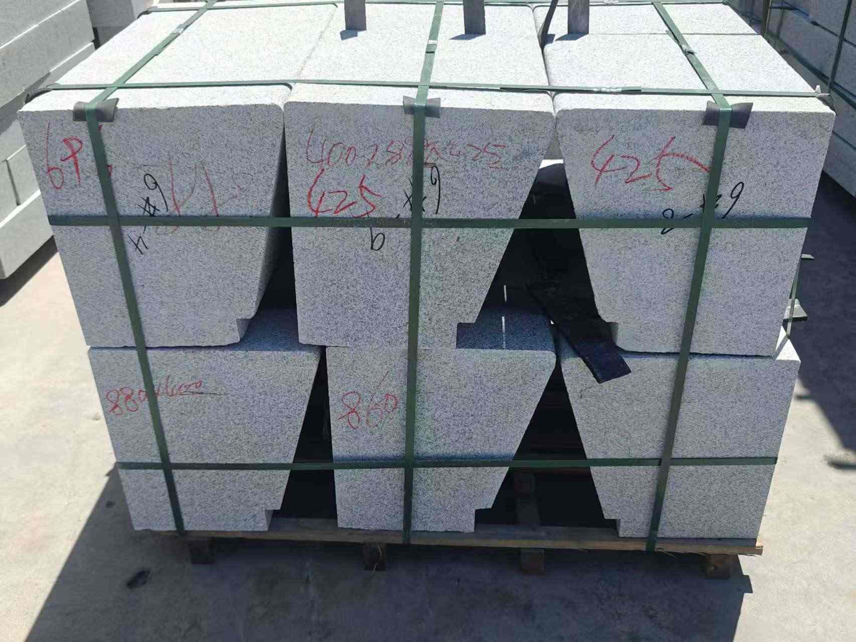 商洛 芝麻白异形坐凳，石凳