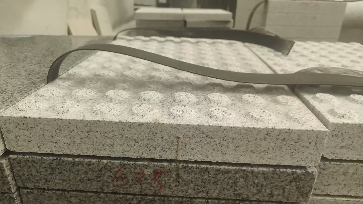 商洛 芝麻白花岗岩6.0公分荔枝面五轴加工雕刻盲点