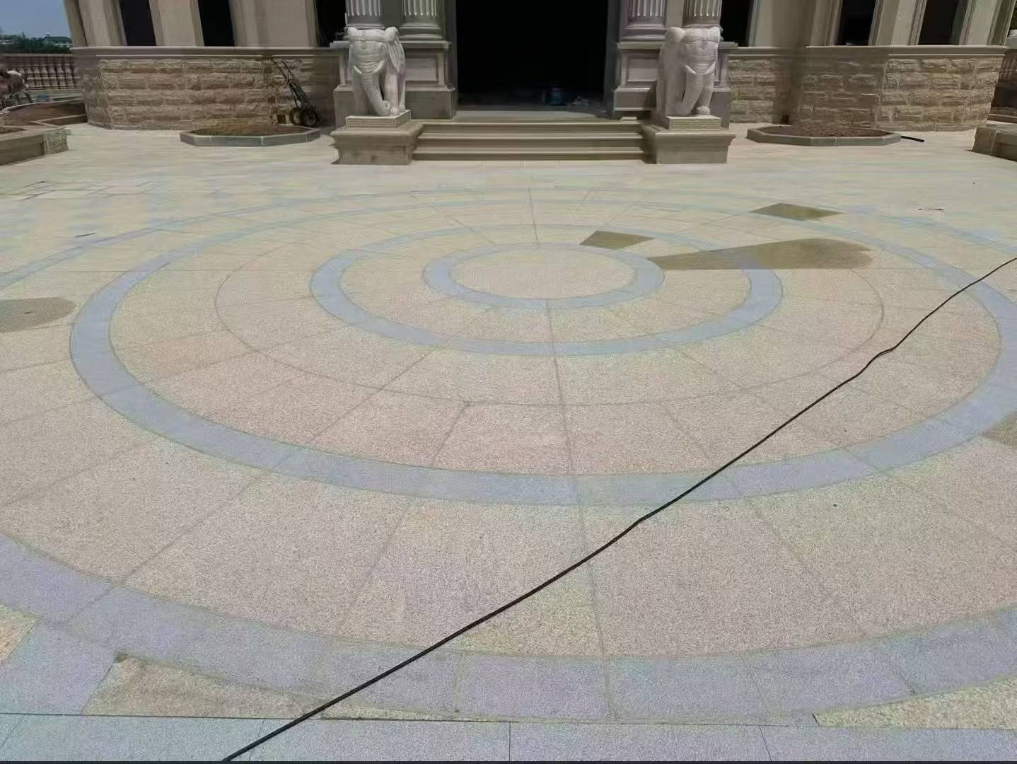 商洛 黄金麻芝麻灰花岗岩石材地铺拼接效果