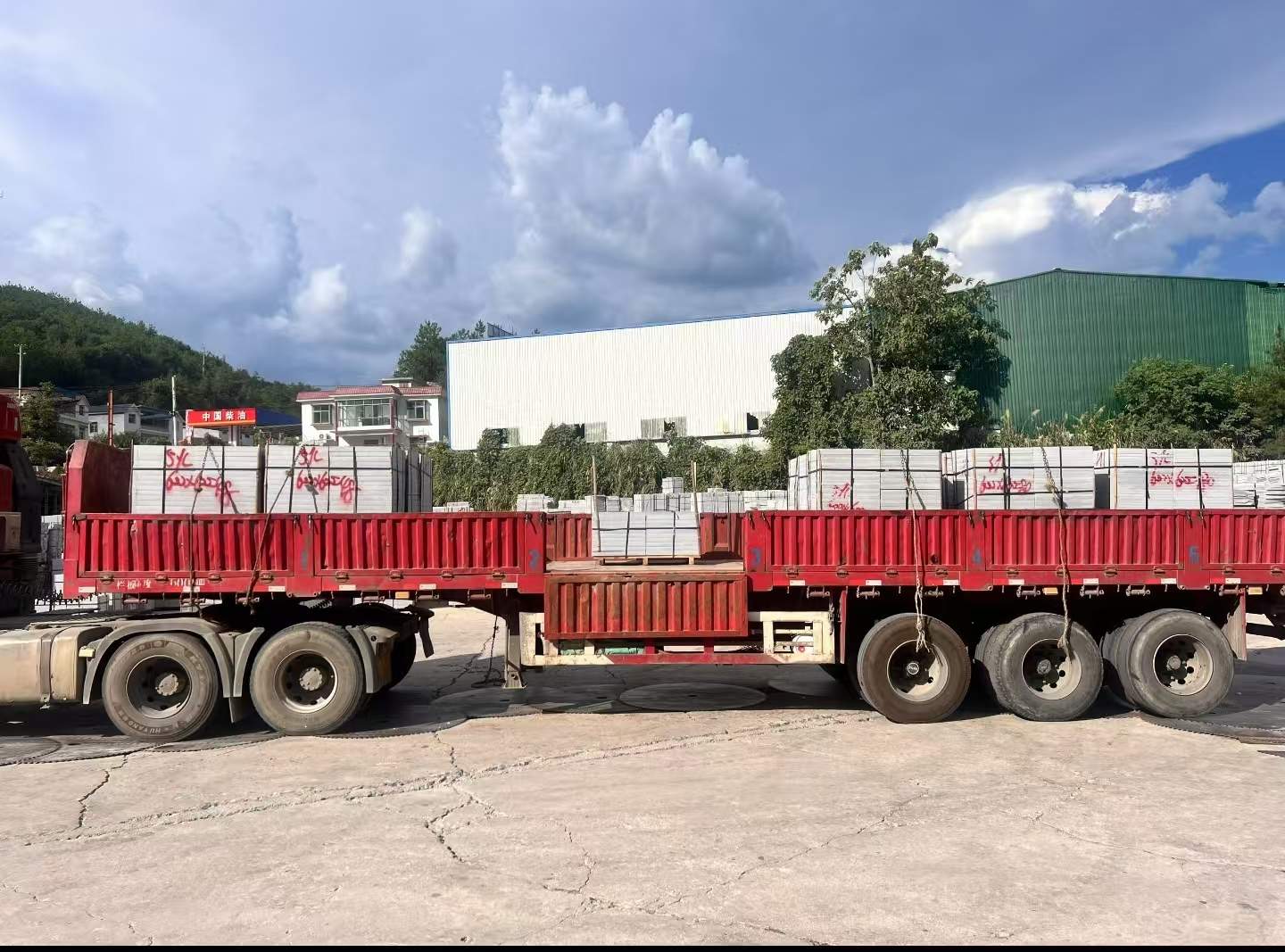 商洛 芝麻灰花岗岩地铺石出货日常